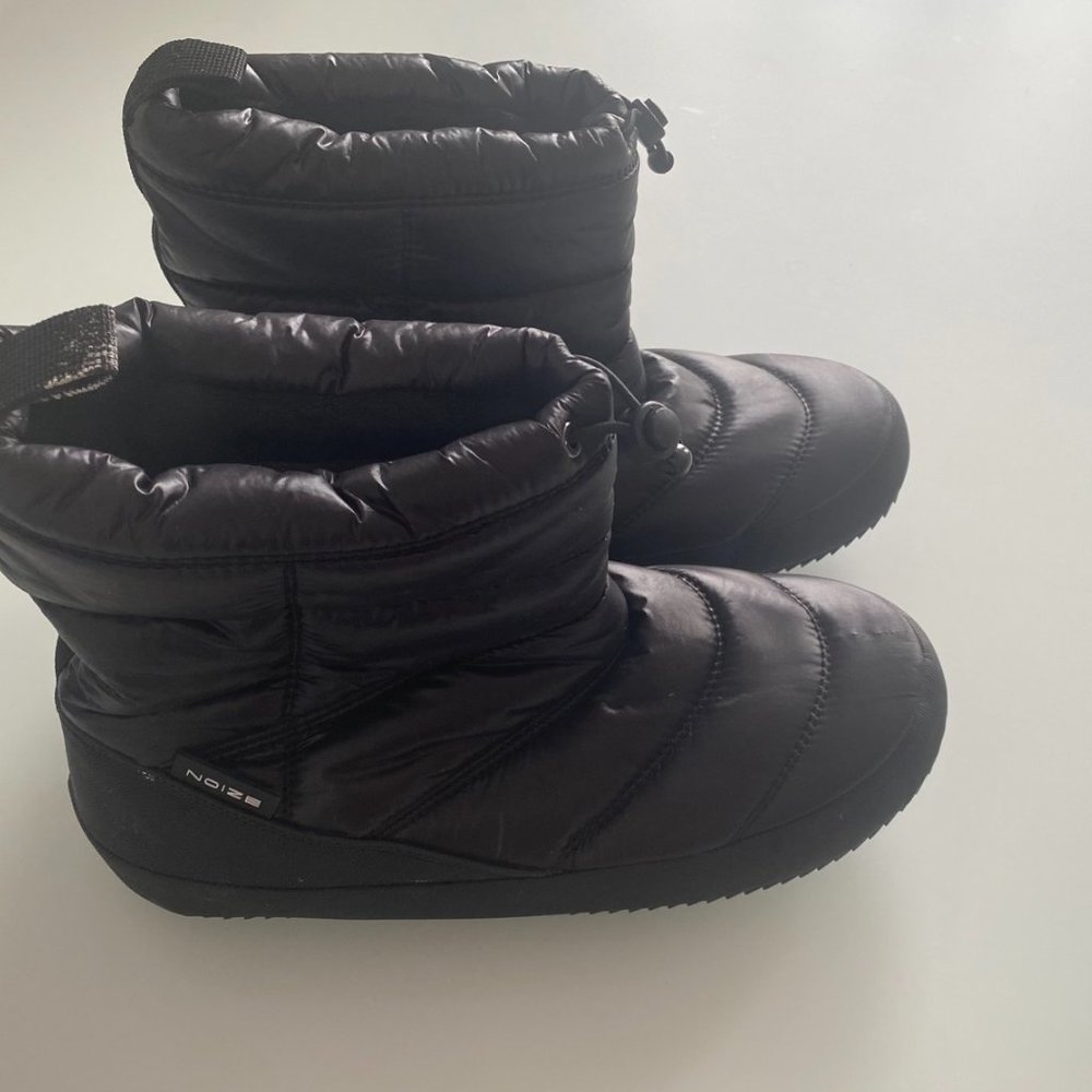 NOIZE-PULL ON PUFFER BOOTIES SIZE L